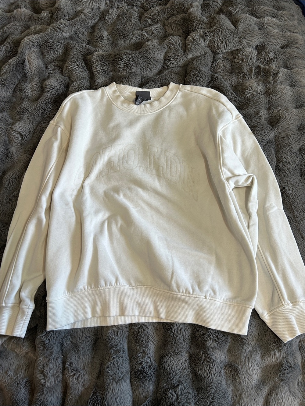 H&M Men's Cream Crewneck Sweatshirt with Subtle Embossed Logo